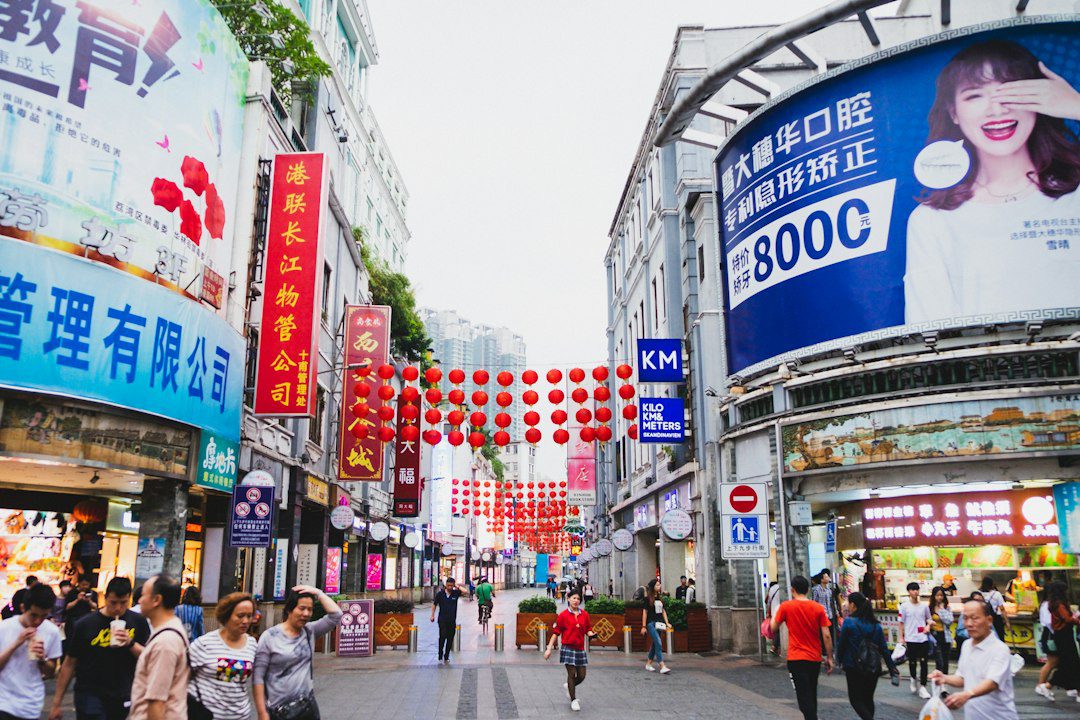 How to Prepare a Guangzhou Apparel Visit Around Fit, Fabric, and Approval Records