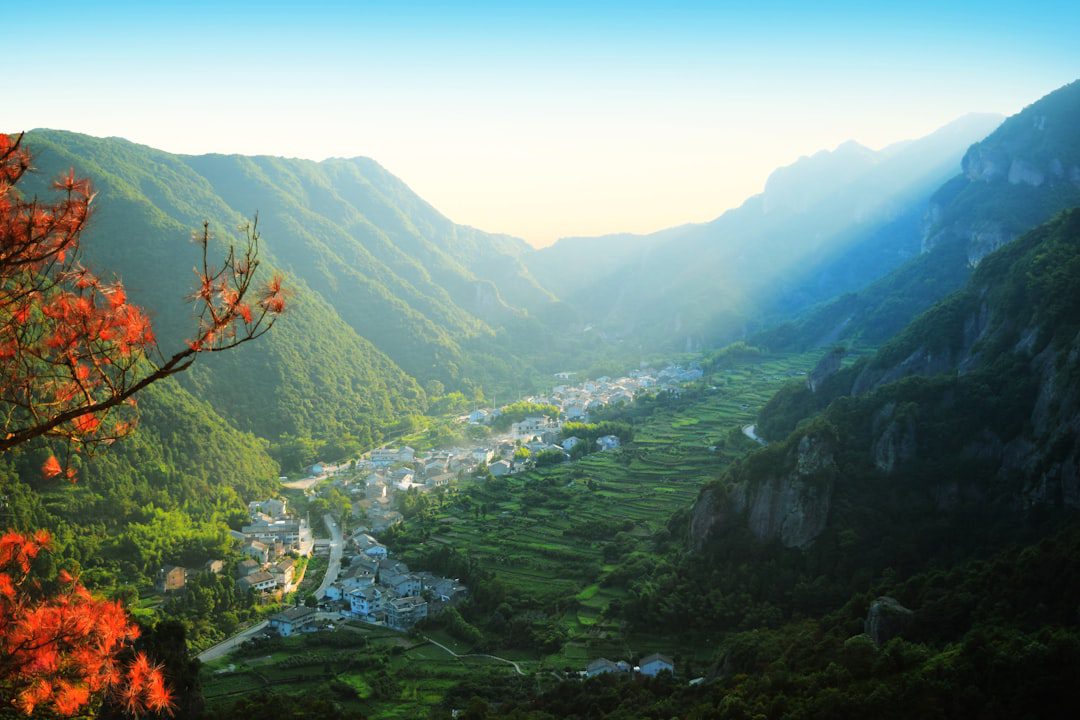 Wenzhou vs Zhuhai: A Practical Regional Comparison for Travel, Sourcing, and Local Decisions